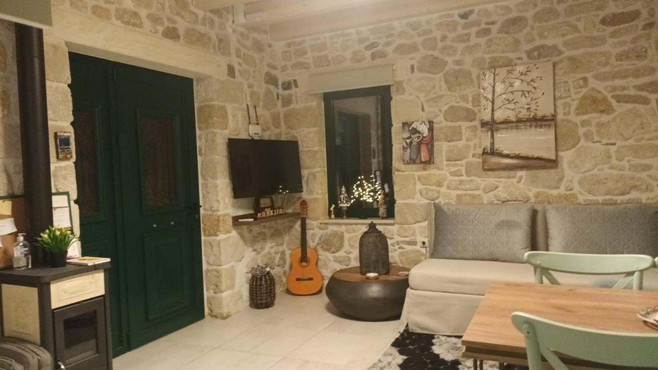 Oneiro Residence Petrokefálion Extérieur photo